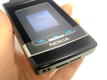 Nokia N76