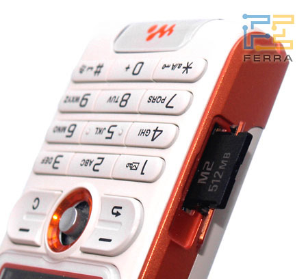   Sony Ericsson W200i 4