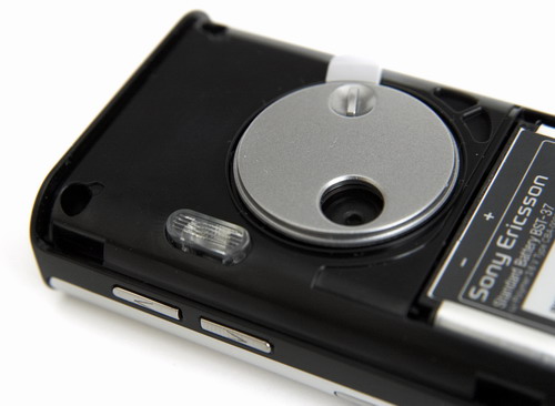 Sony Ericsson K600i:   