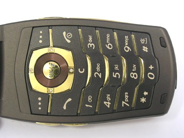 Samsung E500 Versus:  