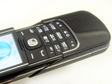 Nokia 8600 Luna:  ,   