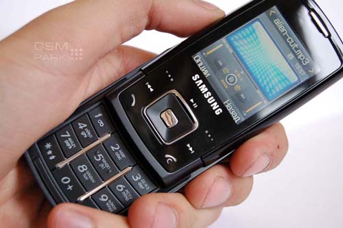   Samsung SGH-900