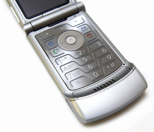 Motorola RAZR V3:   