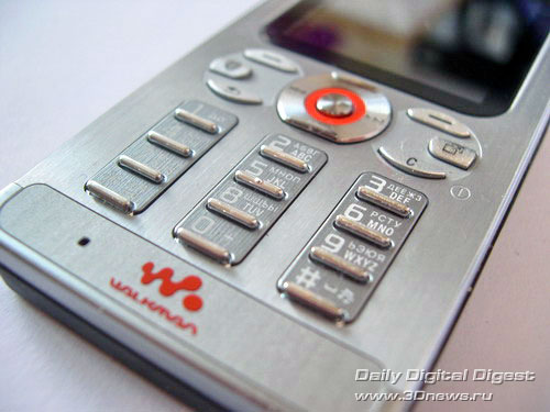  Sony Ericsson W880i