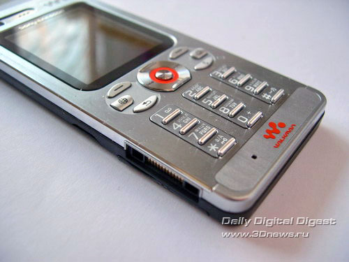  Sony Ericsson W880i