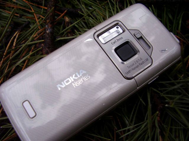 Nokia N82