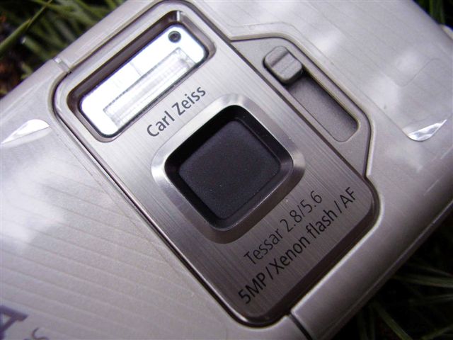 Nokia N82