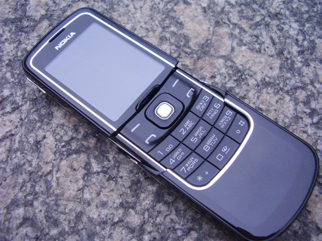 Nokia 8600 Luna 