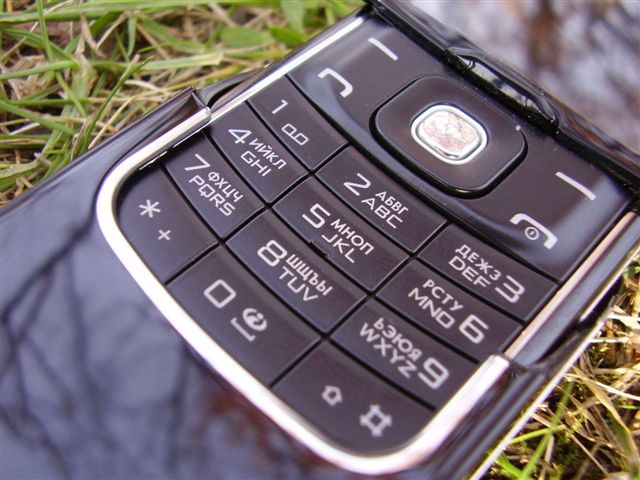 Nokia 8600 Luna 