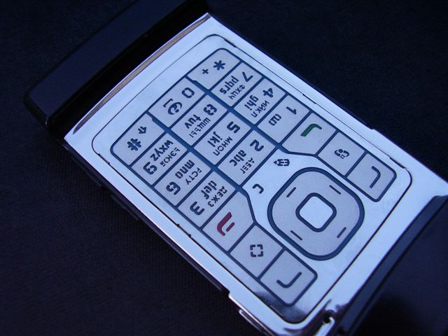 Nokia N76
