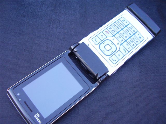 Nokia N76