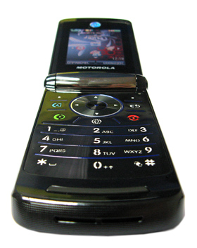    Motorola RAZR2 V9