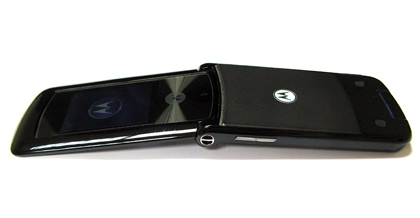    Motorola RAZR2 V9
