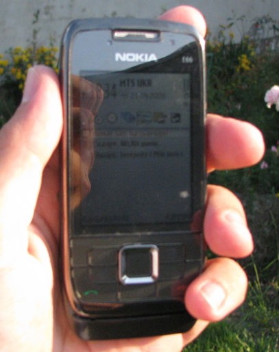    Nokia E66:   