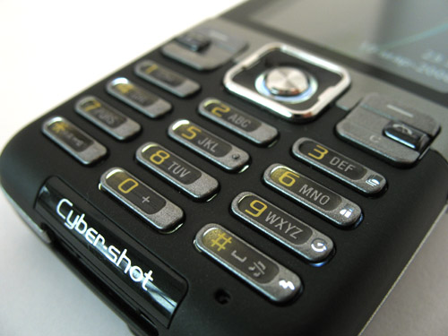    Sony Ericsson C702