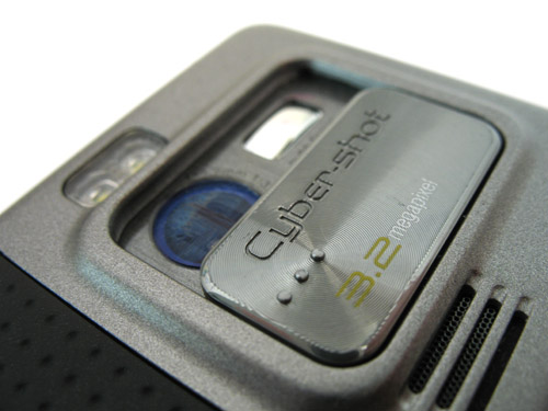    Sony Ericsson C702