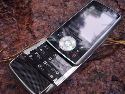 Motorola RIZR Z10:  