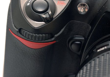 Nikon D80  D200.    ?