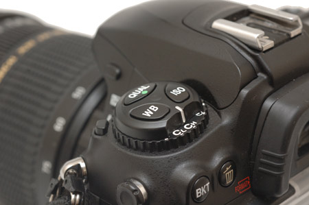 Nikon D80  D200.    ?