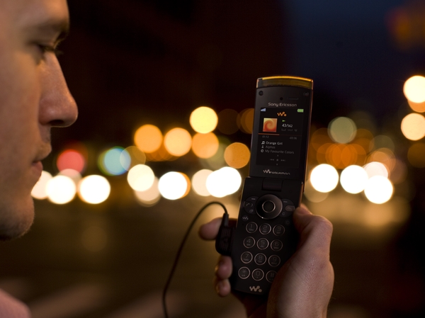 ����������� ������� Sony Ericsson W980i