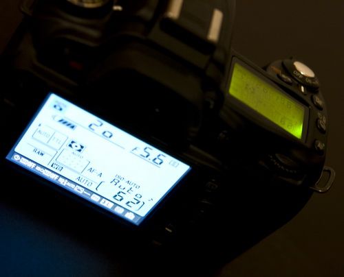 ����� Nikon D90