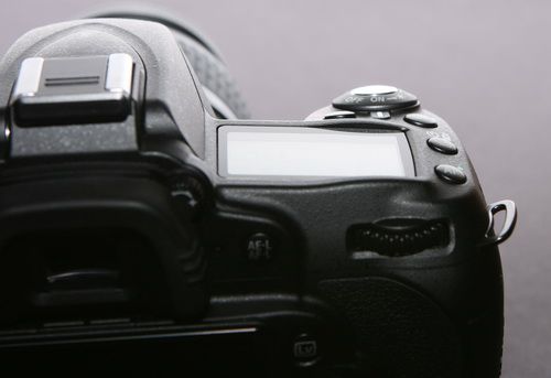 ����� Nikon D90