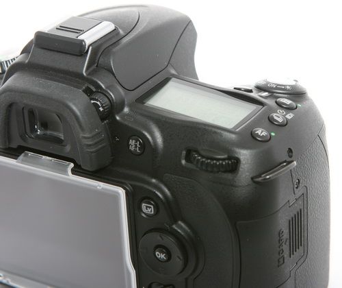 ����� Nikon D90