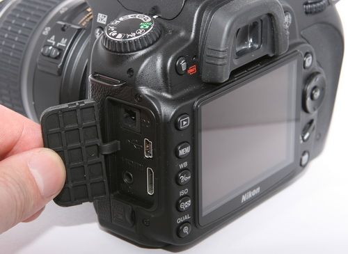 ����� Nikon D90
