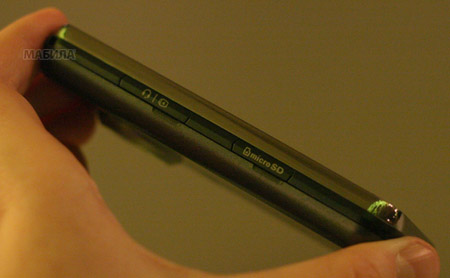 ������ ���������� � KC910 Renoir, ��� �20 ����� � �������� �������