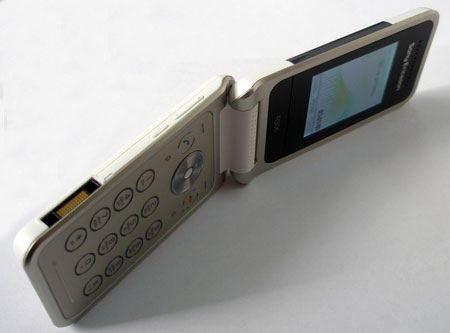 ����� ����� Sony Ericsson R306 Radio