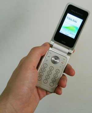 ����� ����� Sony Ericsson R306 Radio
