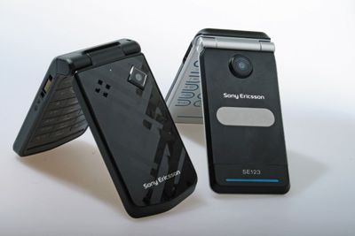 ����� ��������� Sony Ericsson Z555 � Z770i