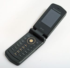   Sony Ericsson Z555  Z770i