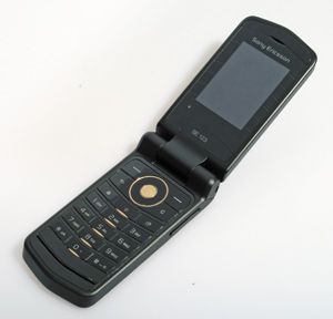 ����� ��������� Sony Ericsson Z555 � Z770i