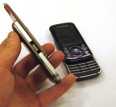    Sony Ericsson W395