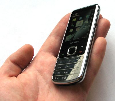   Nokia 6700