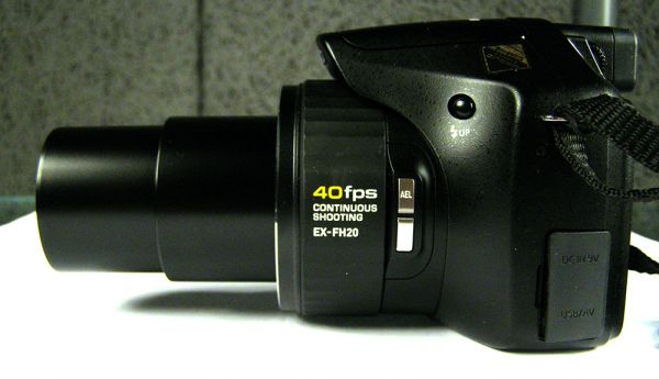 ����� ������������ Casio Exilim EX-FH20