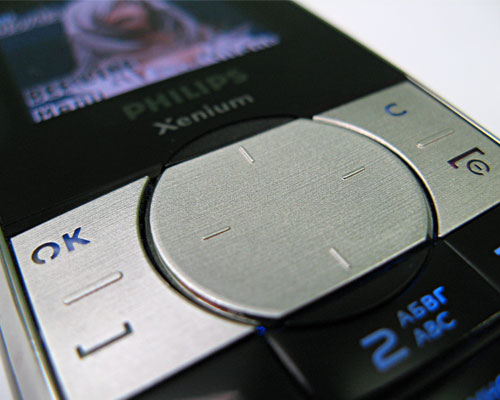 Обзор сотового телефона Xenium 9@9f