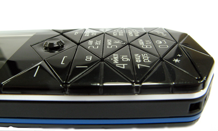 Обзор мобильного телефона Nokia 7500 Prism