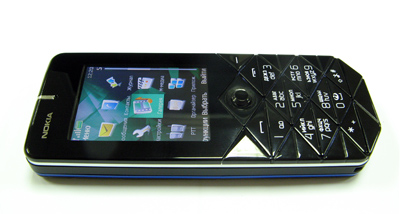 Обзор мобильного телефона Nokia 7500 Prism