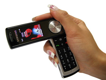 Обзор мобильного телефона Samsung F210