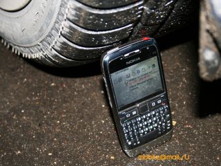 Nokia E71 ��� �������: ����-���� ������ ����������� QWERTY-���������