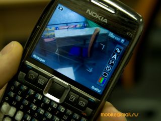 Nokia E71 ��� �������: ����-���� ������ ����������� QWERTY-���������