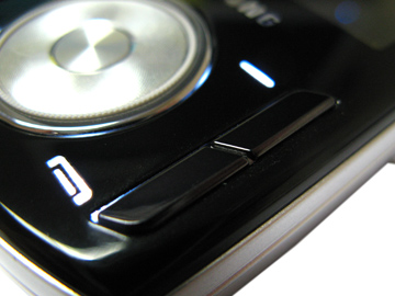 Обзор мобильного телефона Samsung F400