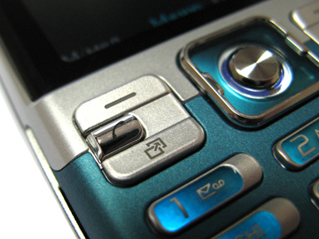 Обзор мобильного телефона Sony Ericsson C702