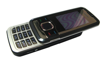    Nokia 7610 Supernova