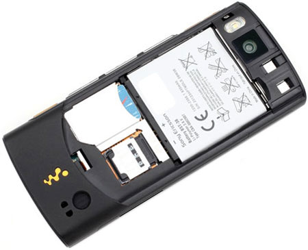 Sony Ericsson W902:  -