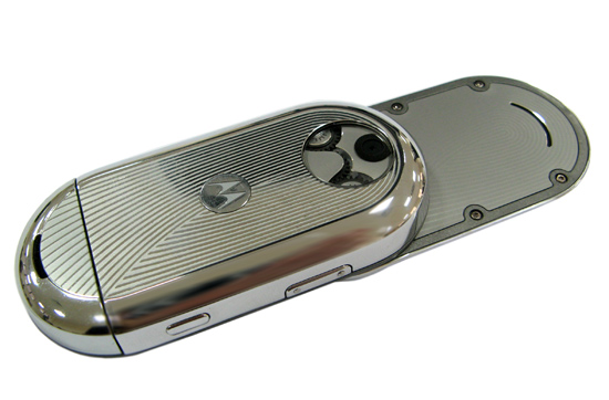 Обзор мобильного телефона Motorola MOTOAURA