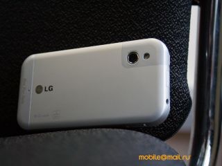 ��������������� ����� LG KM900 Arena: ������� ��� iPhone, ������� ����� iPhone