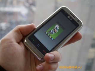 ��������������� ����� LG KM900 Arena: ������� ��� iPhone, ������� ����� iPhone